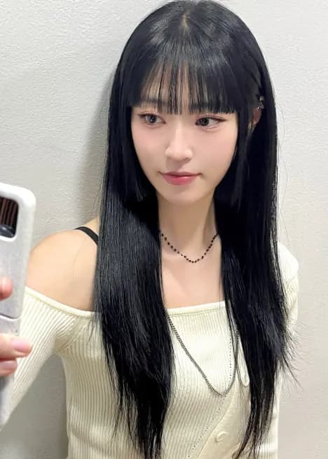 Straight long hair with a full fringe · RARIEN Myeongdong